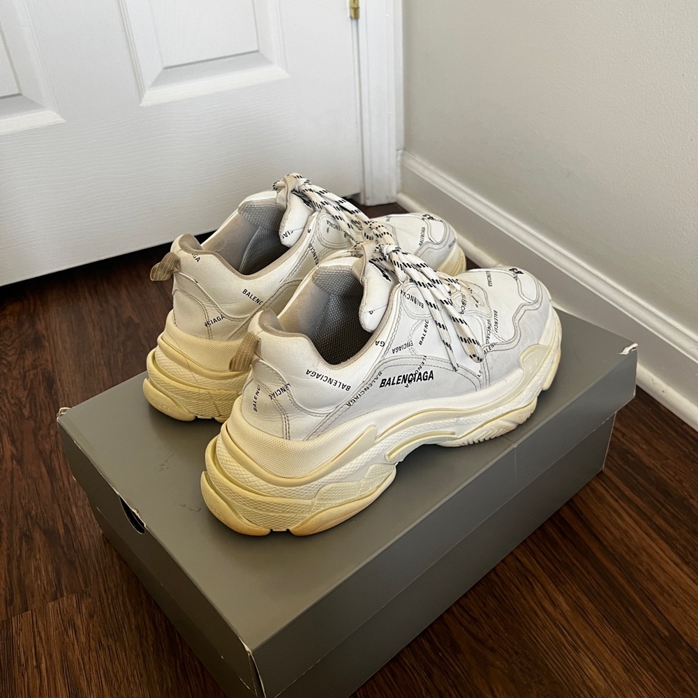 Balenciaga Triple S White & Black Size 42 (size 10.5)